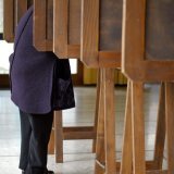 Les citoyens vaudois votaient pour un accès facilité aux droits politiques communaux pour les étrangers (photo symbolique). Keystone/DOMINIC FAVRE
